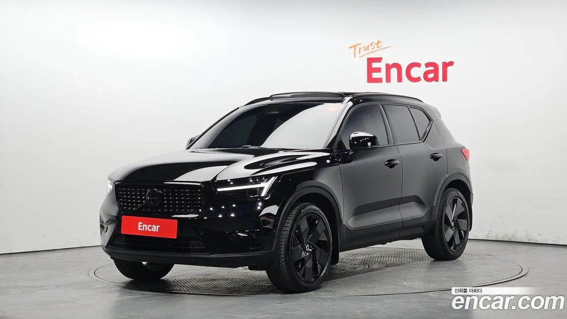 Volvo XC40 — фото 1