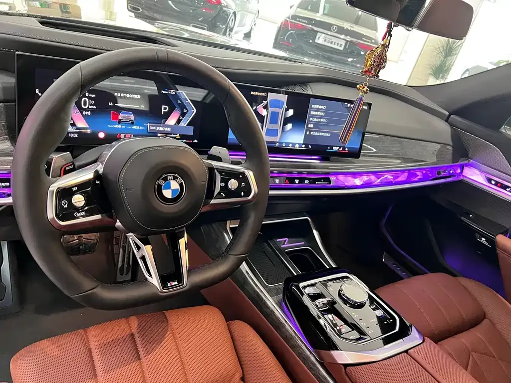 BMW 7 Series — фото 10