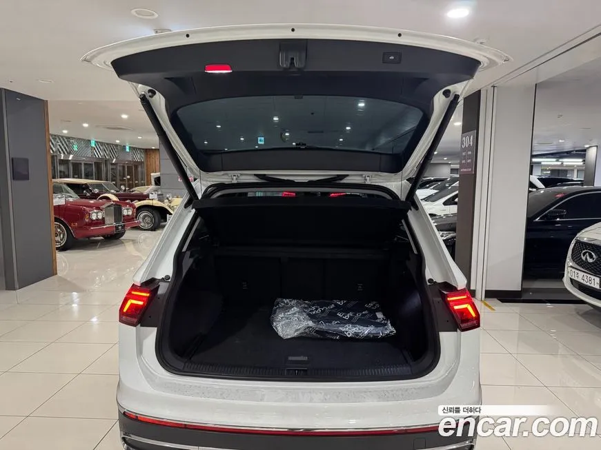 Volkswagen Tiguan — фото 6