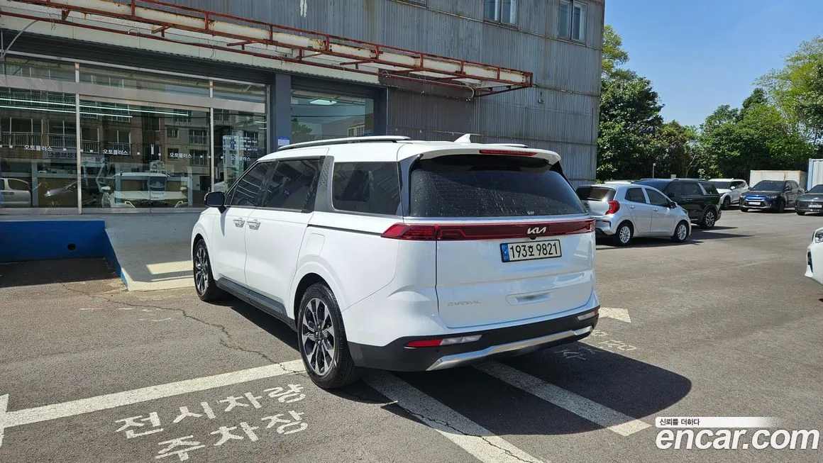 Kia Carnival — фото 10