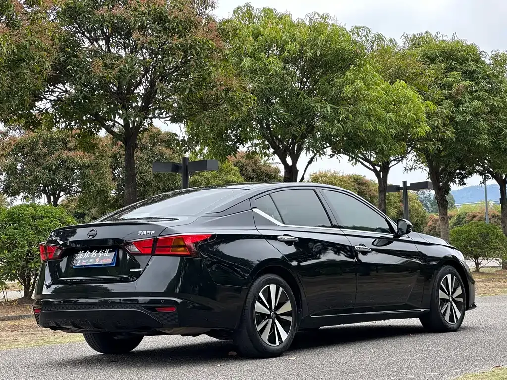 Nissan Teana — фото 7