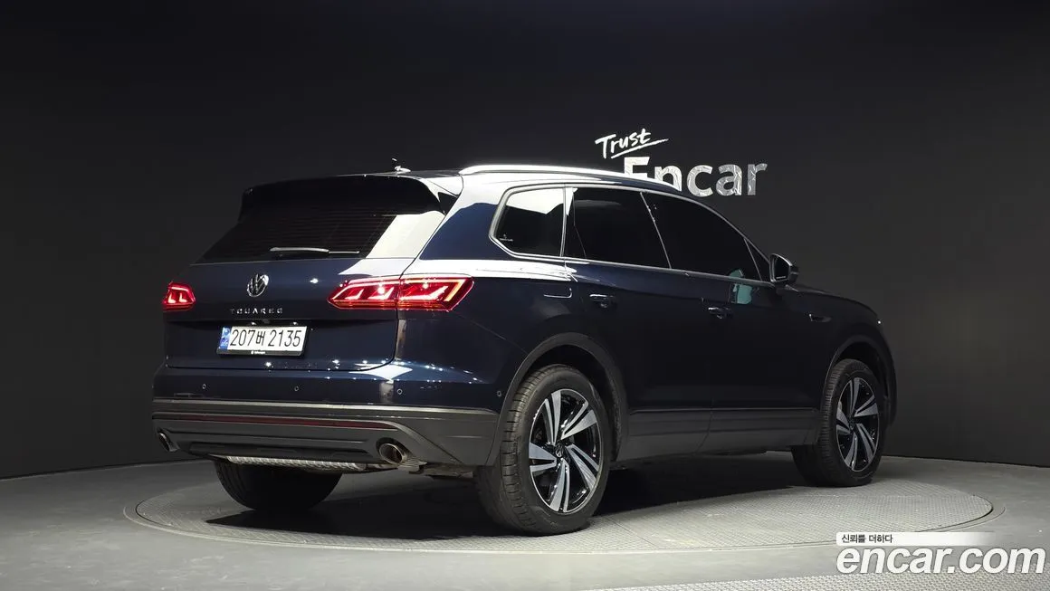 Volkswagen Touareg — фото 3