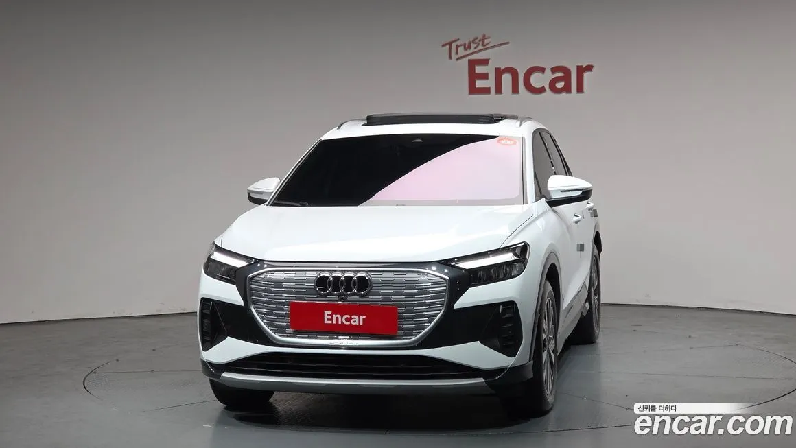 Audi Q4 e-tron — фото 6