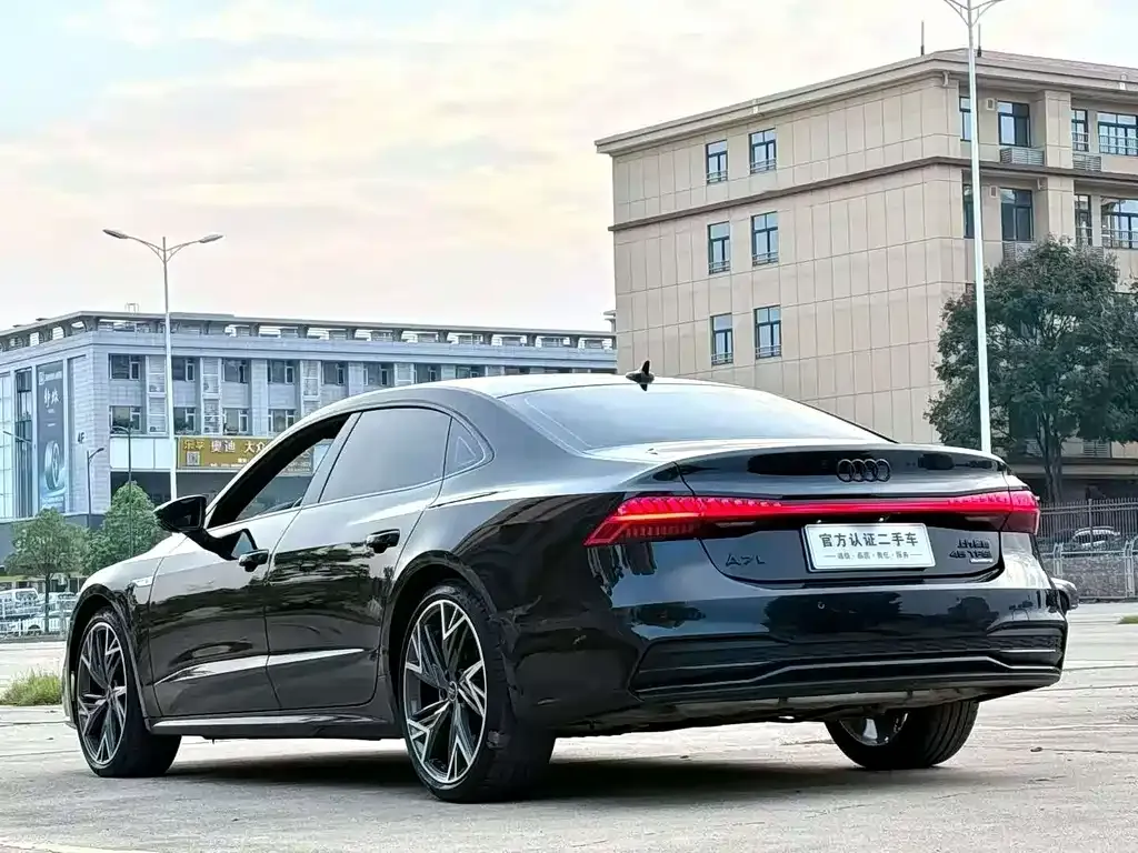 Audi A7L — фото 5
