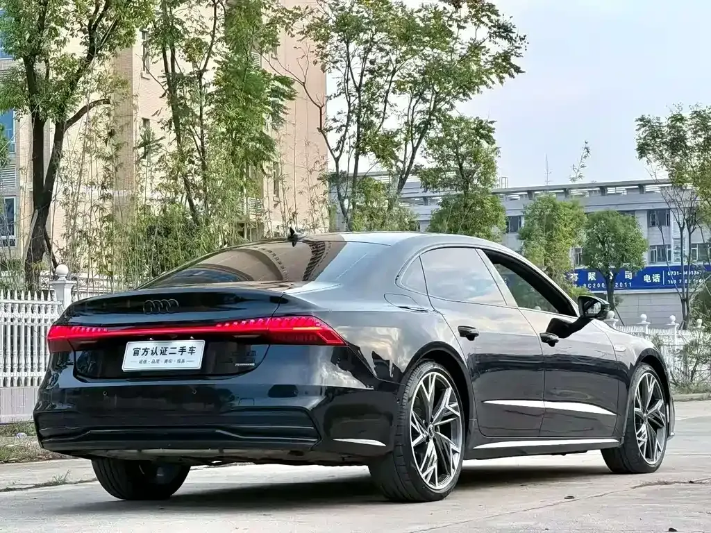 Audi A7L — фото 9