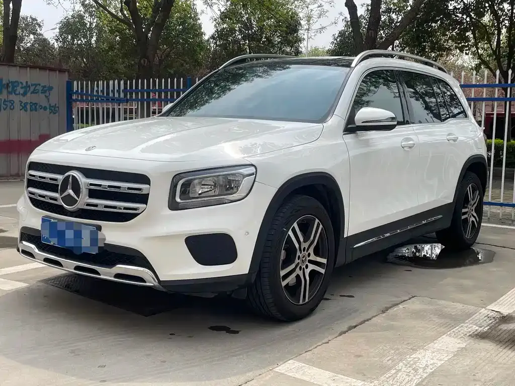 Mercedes-Benz GLB — фото 1