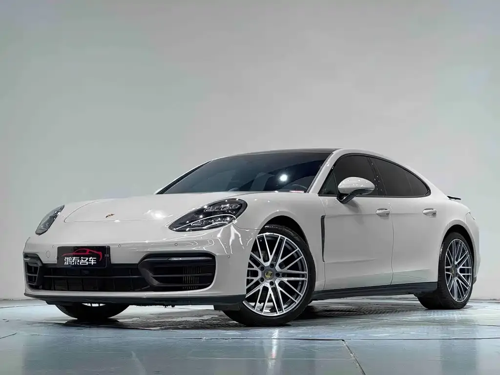 Porsche Panamera — фото 1