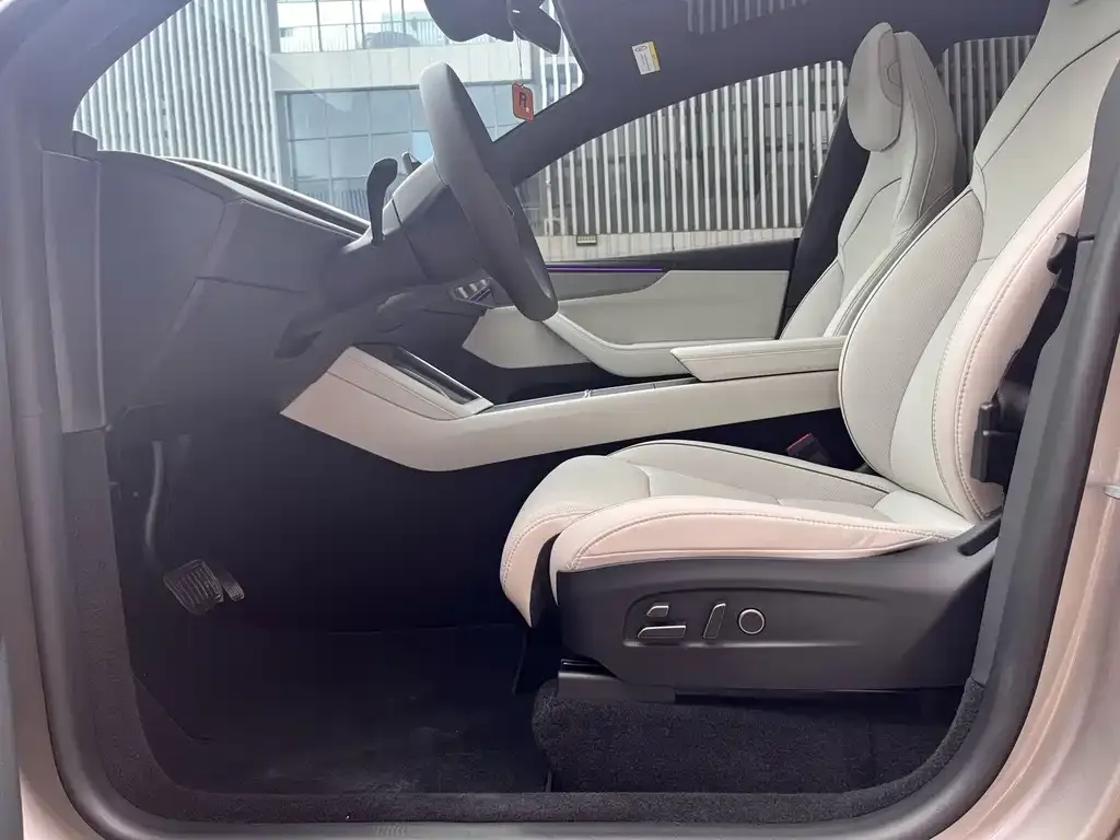 Tesla Model Y L — фото 2