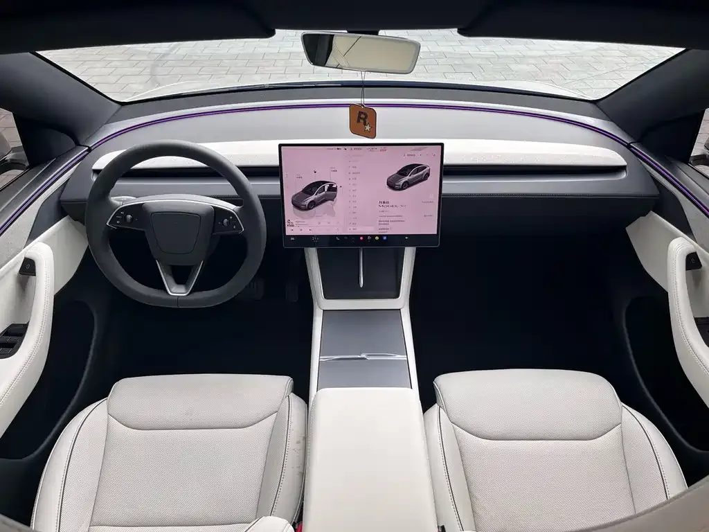 Tesla Model Y L — фото 9