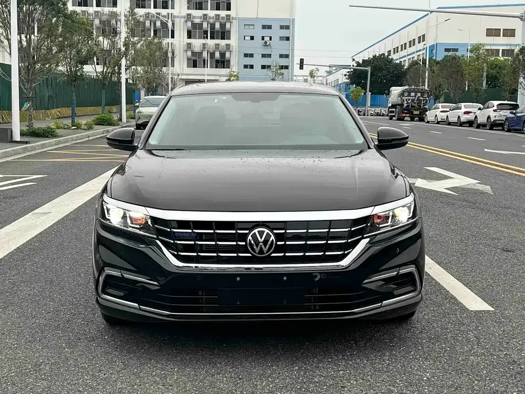 Volkswagen Passat New Energy — фото 9