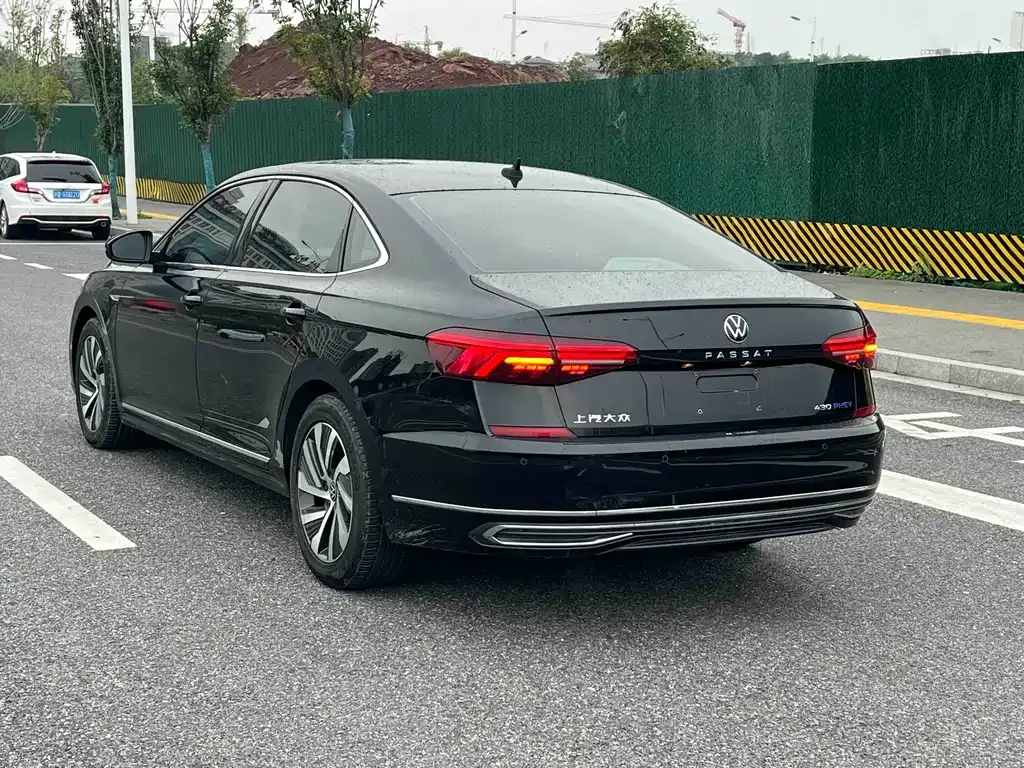 Volkswagen Passat New Energy — фото 6