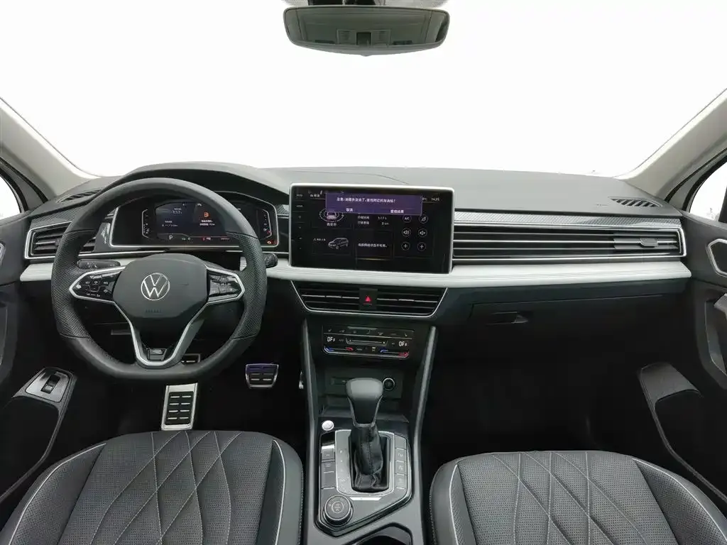 Volkswagen Tiguan L — фото 8