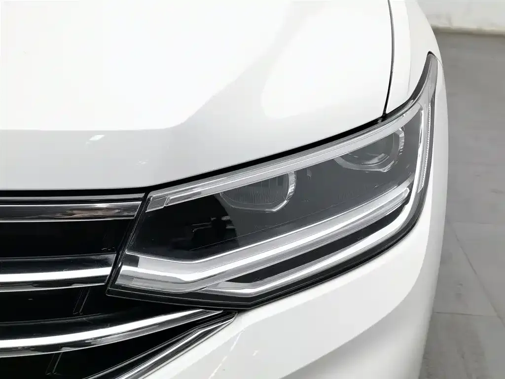 Volkswagen Tiguan L — фото 4