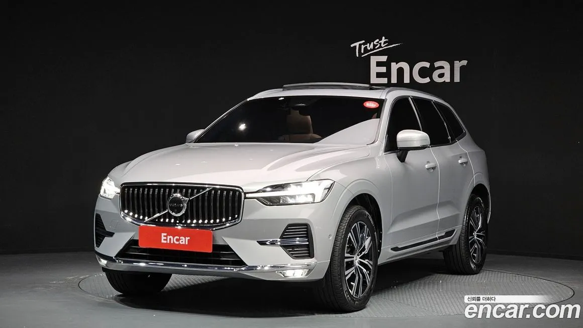 Volvo XC60 — фото 1
