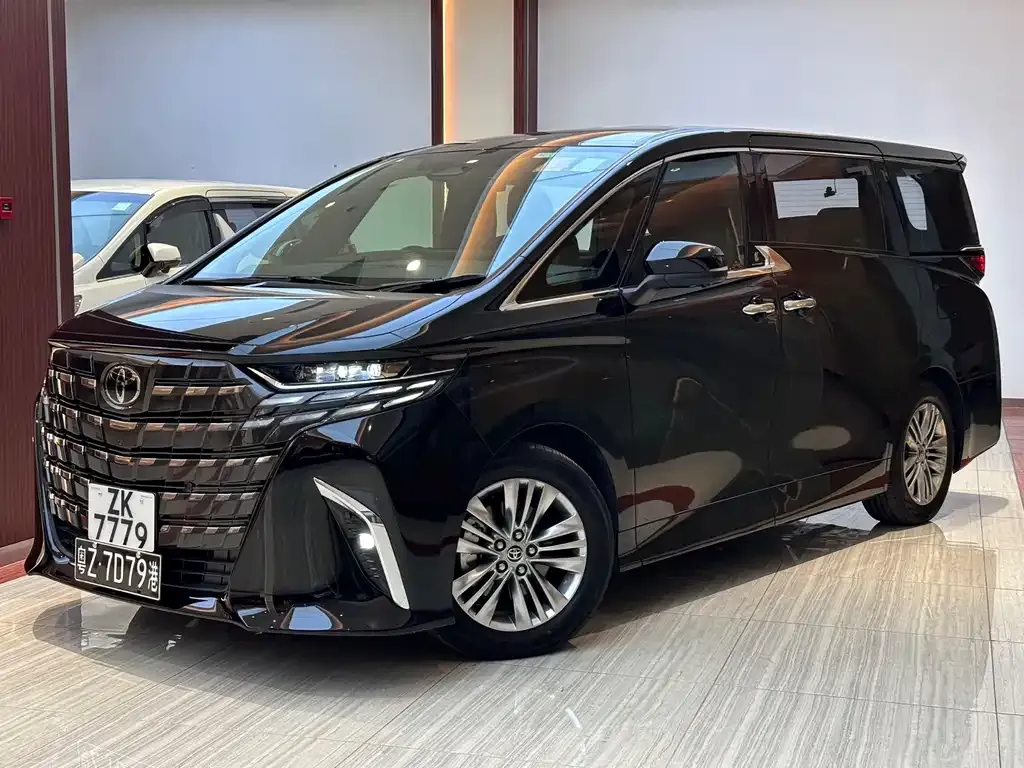 Toyota Alphard — фото 4