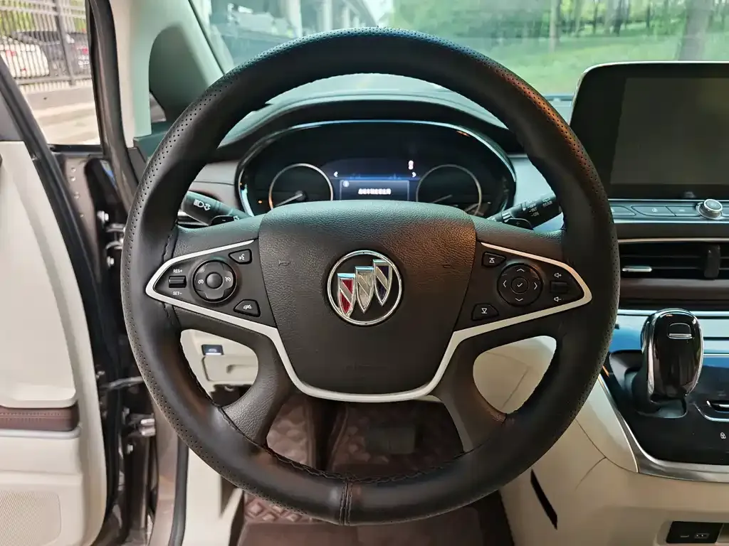 Buick GL8 — фото 2