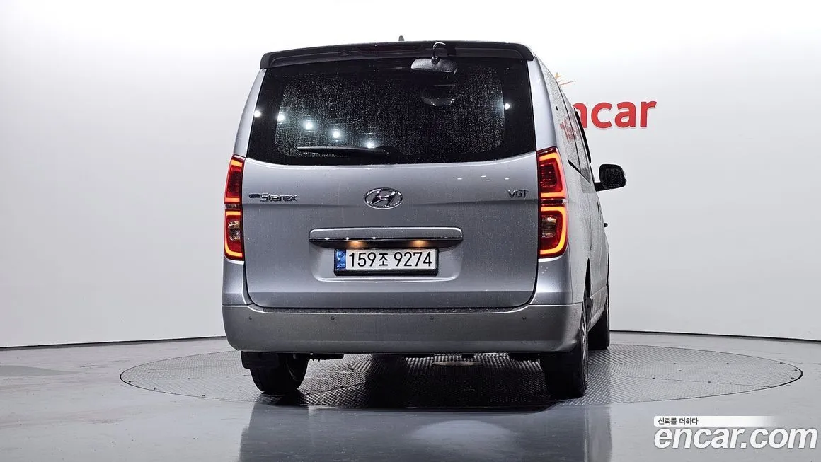 Hyundai Starex — фото 3
