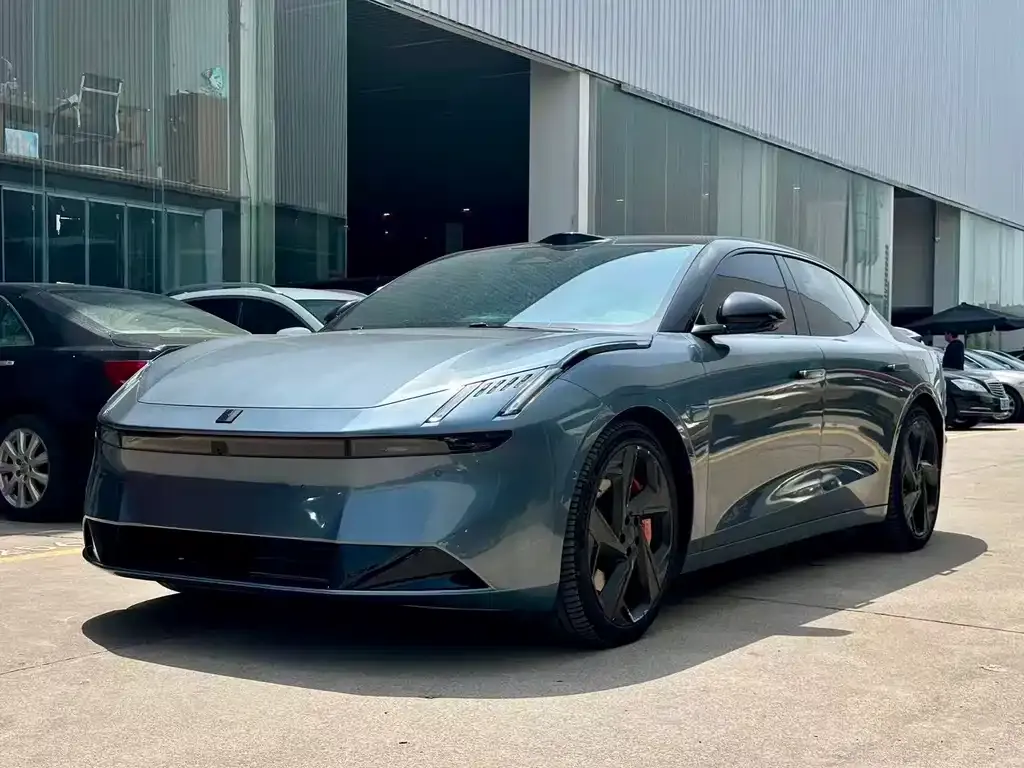 Lynk & Co Z10 — фото 1