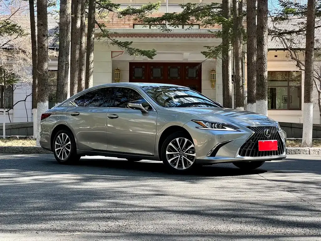 Lexus ES — фото 9