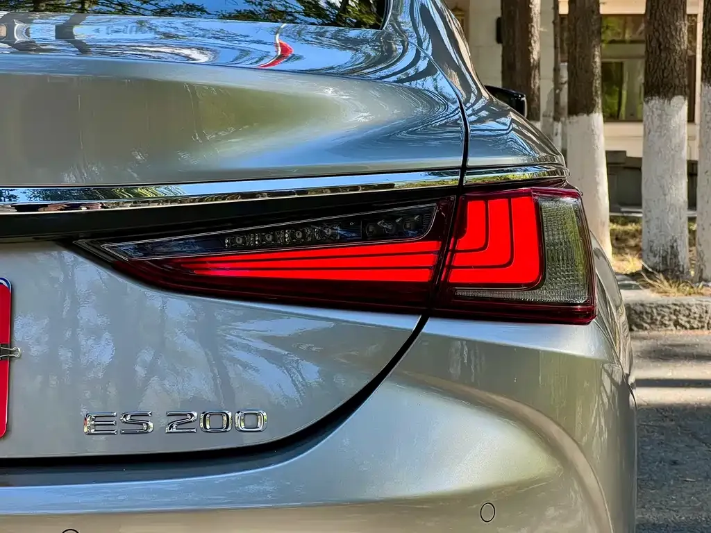 Lexus ES — фото 2
