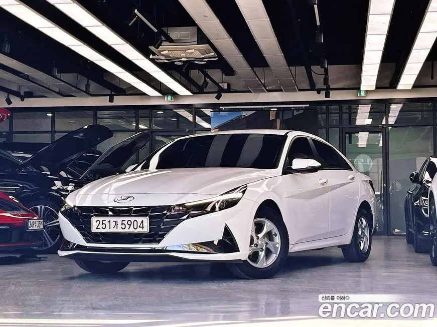 Hyundai AVANTE — фото 1