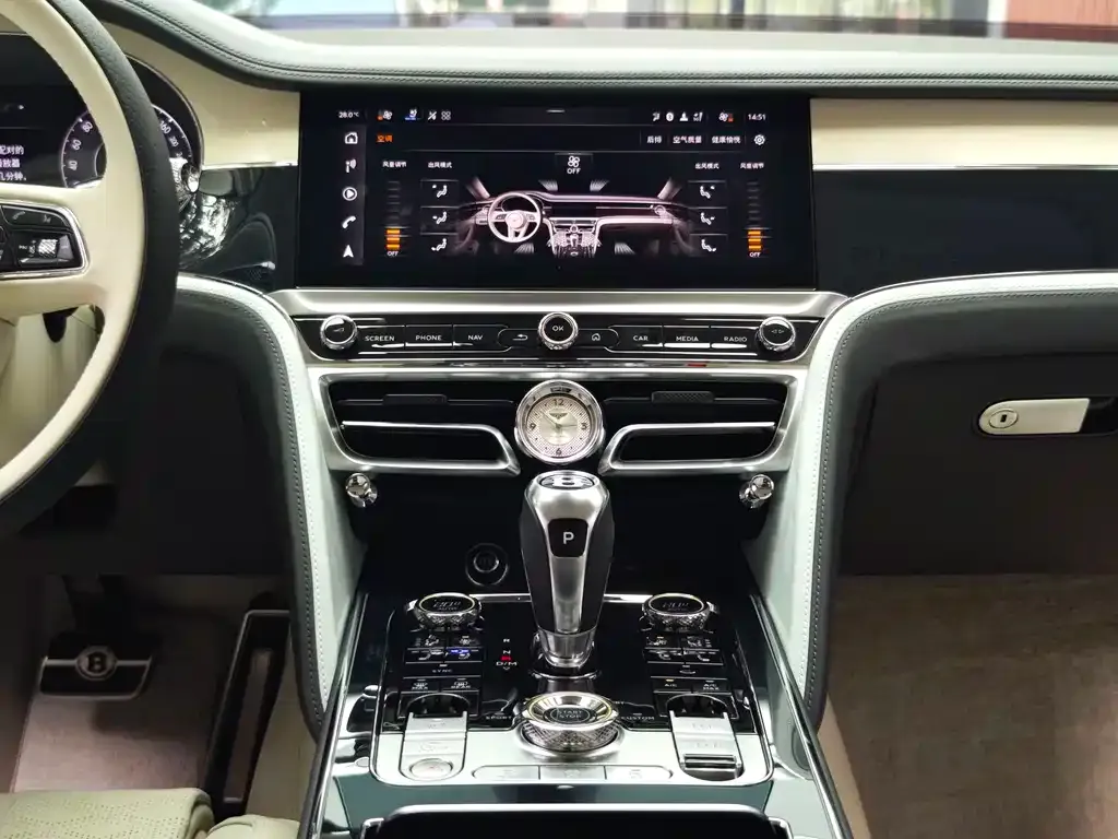 Bentley Flying Spur PHEV — фото 4