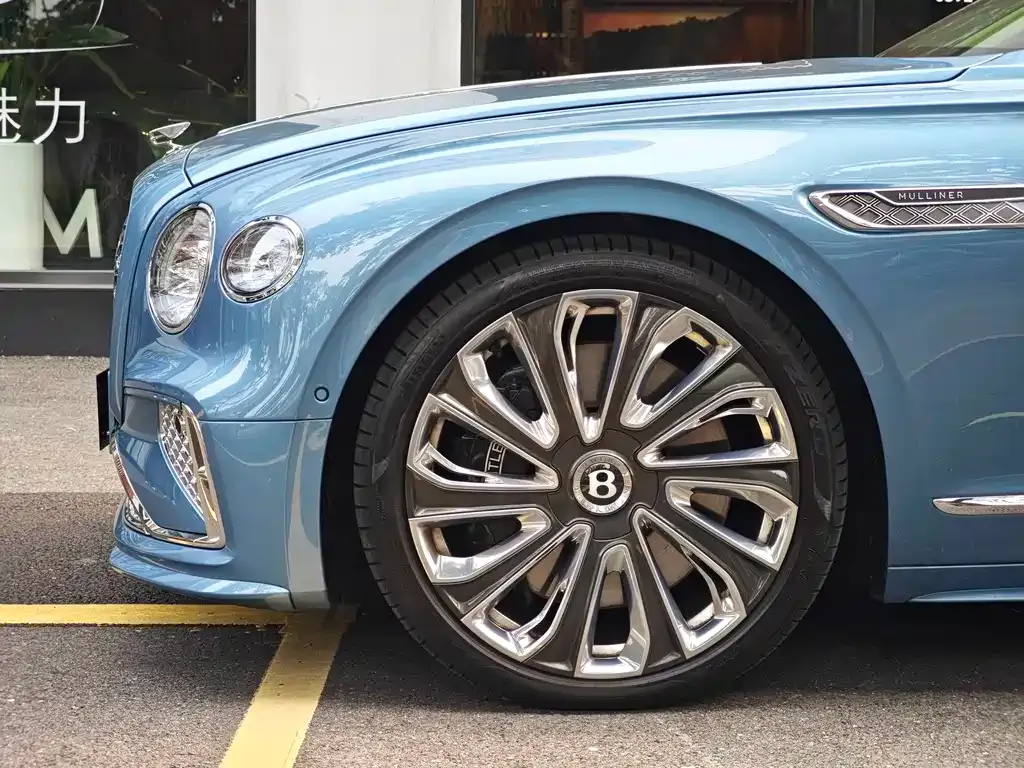 Bentley Flying Spur PHEV — фото 8