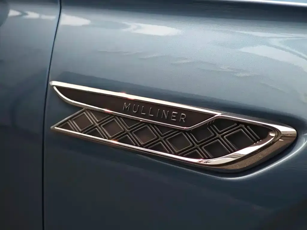 Bentley Flying Spur PHEV — фото 2