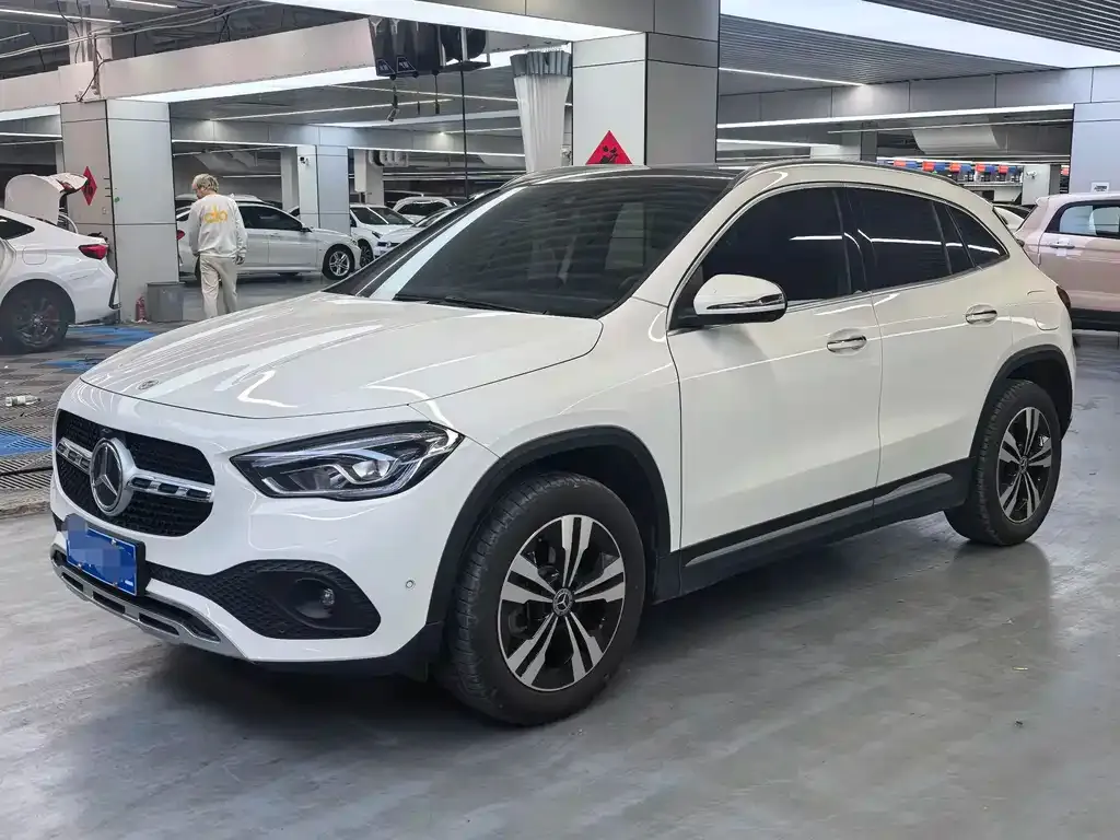 Mercedes-Benz GLA — фото 1
