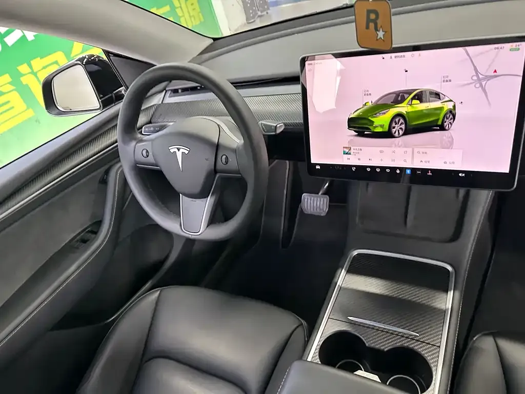 Tesla Model Y — фото 2
