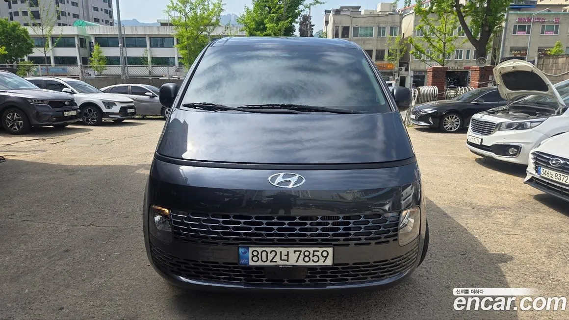 Hyundai Staria — фото 1