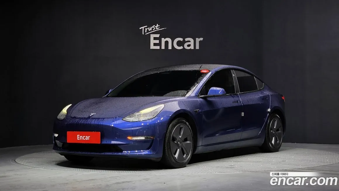 Tesla Model 3 — фото 1