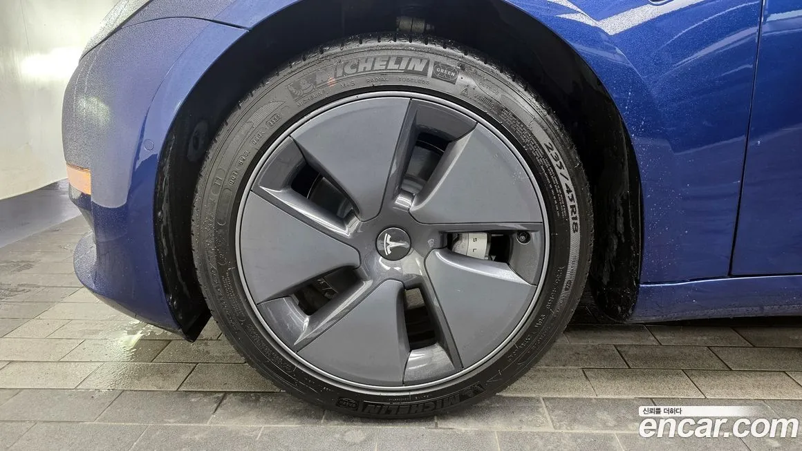 Tesla Model 3 — фото 5