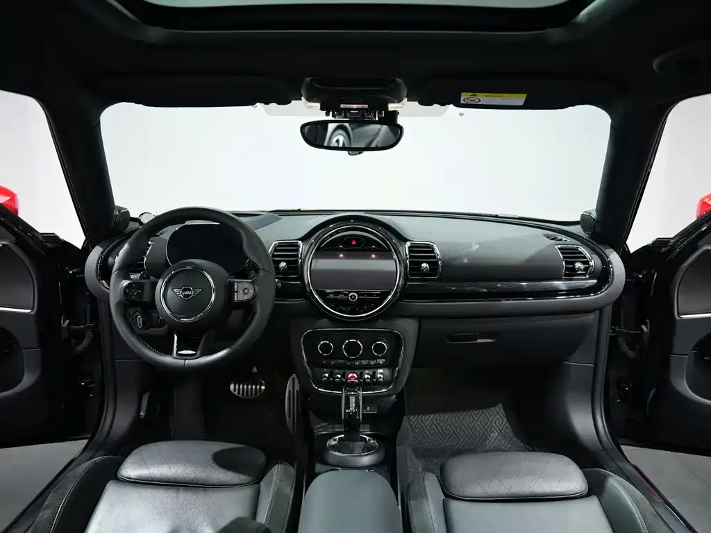 MINI Clubman JCW — фото 9