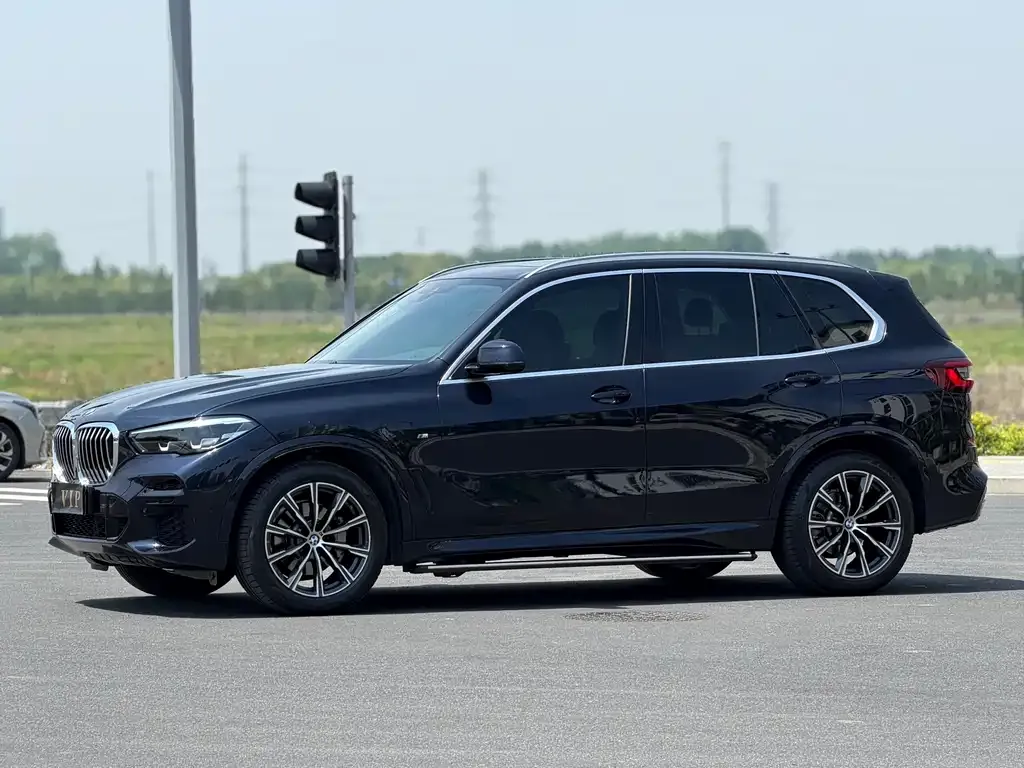 BMW X5 (Import) — фото 1
