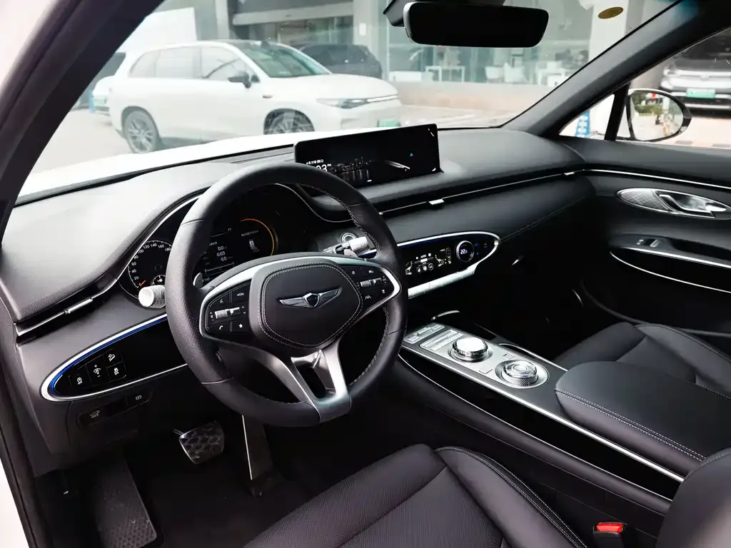 Genesis GV70 — фото 10