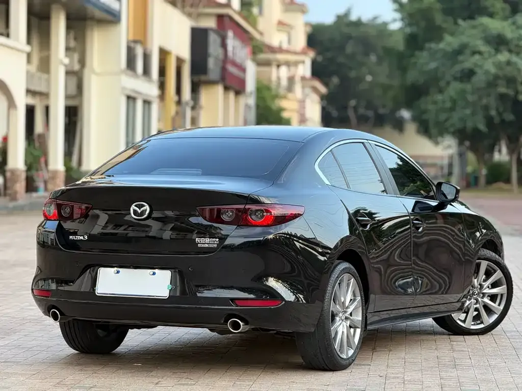 Mazda 3 Axela — фото 10