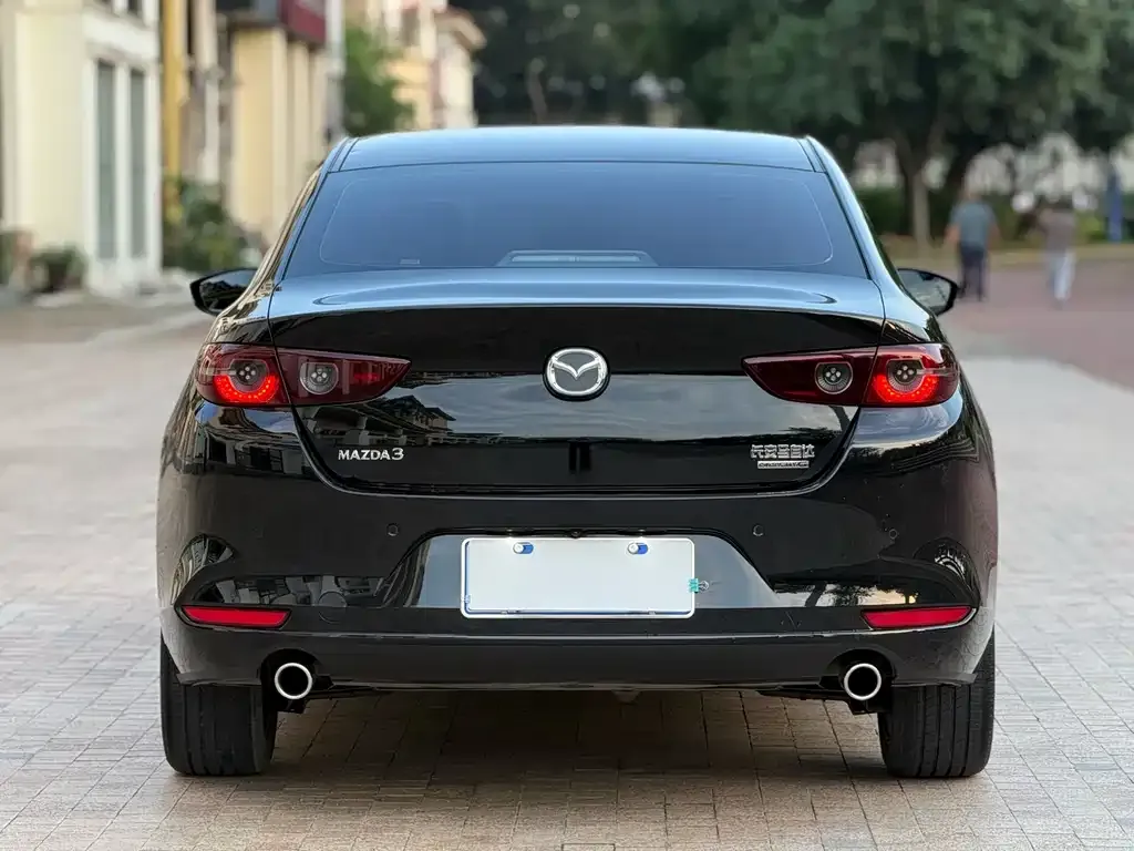 Mazda 3 Axela — фото 8
