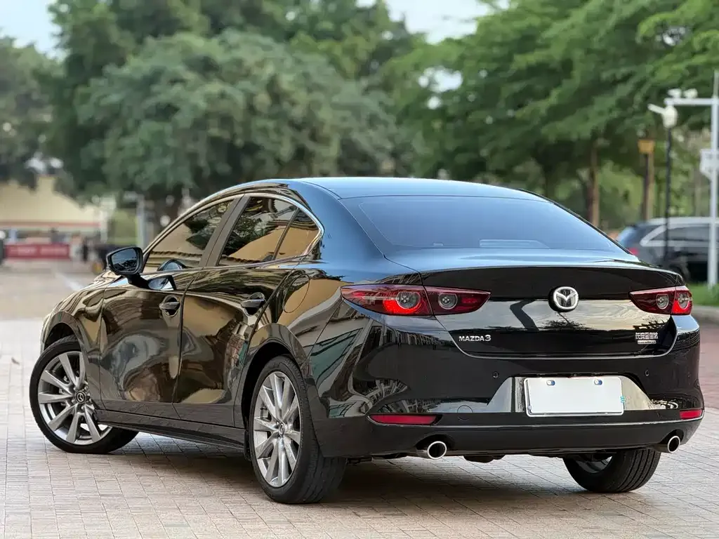 Mazda 3 Axela — фото 4