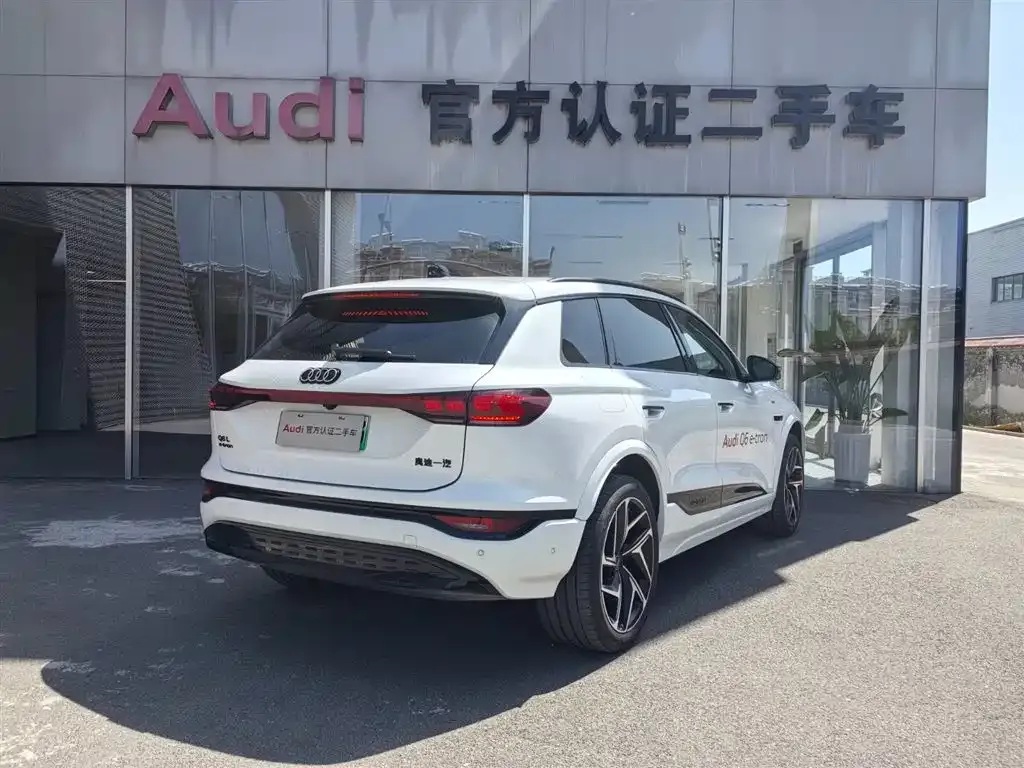Audi Q6L e-tron — фото 10