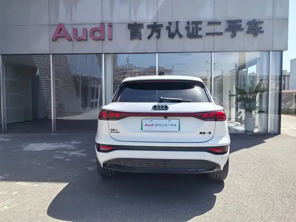 Audi Q6L e-tron — фото 9