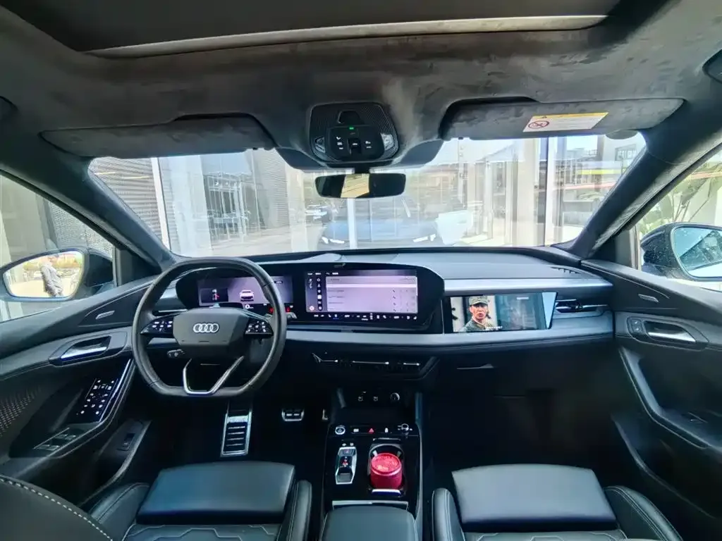 Audi Q6L e-tron — фото 4