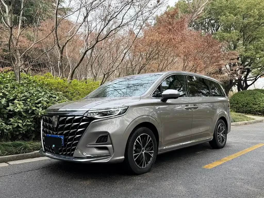 Roewe iMAX8 — фото 1