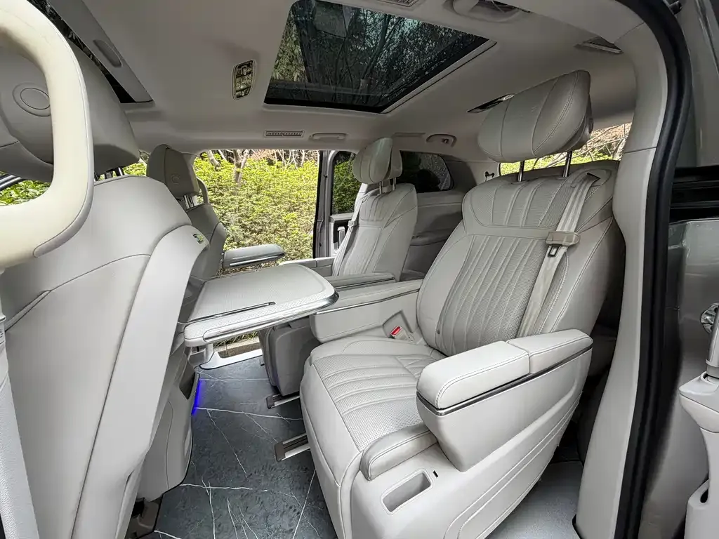 Roewe iMAX8 — фото 4