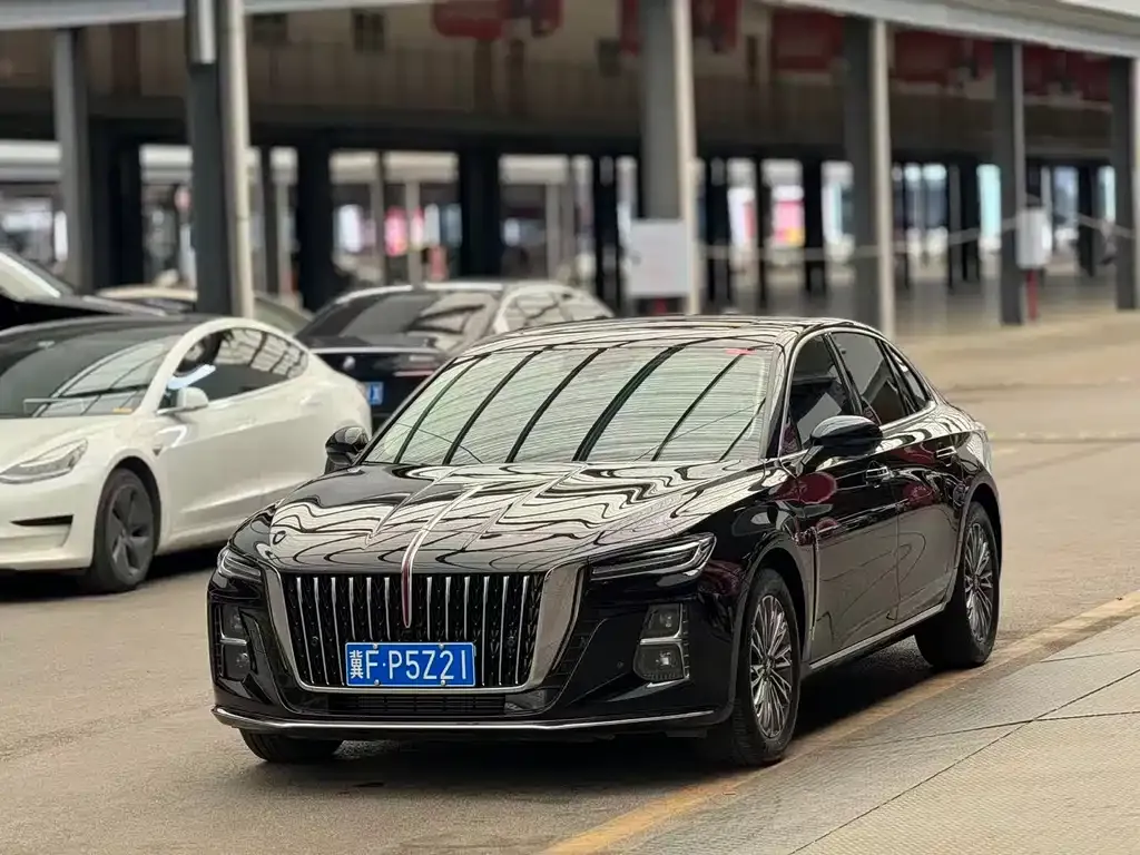 Hongqi H5 — фото 1