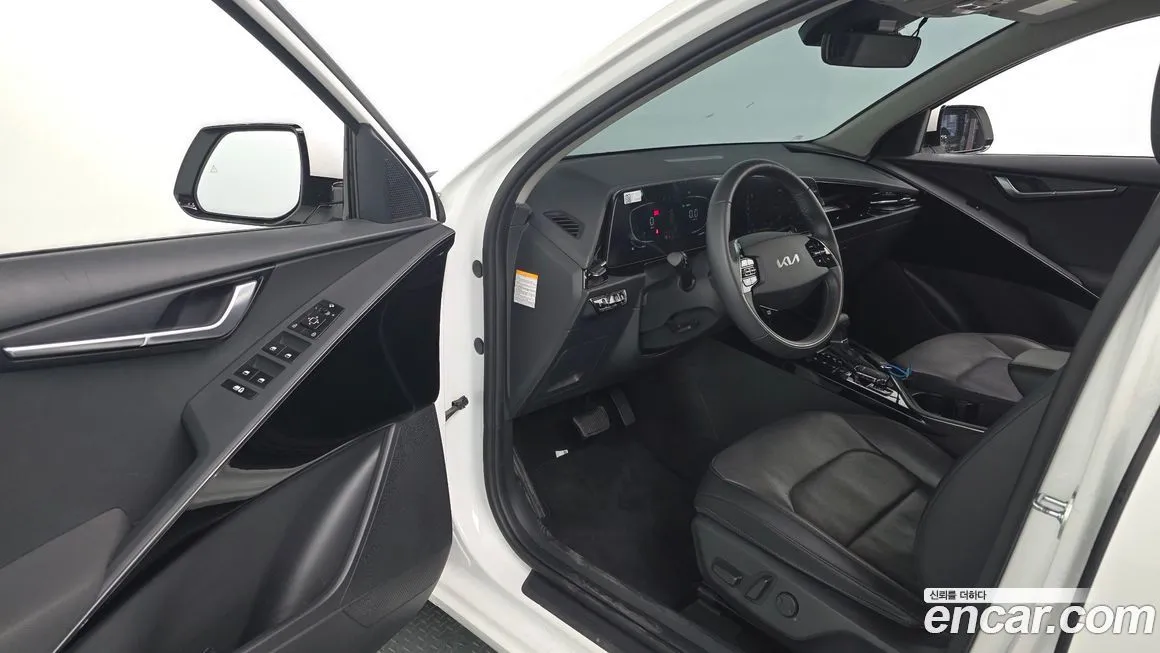 Kia Niro — фото 10