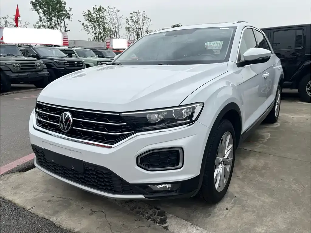 Volkswagen T-Roc — фото 1