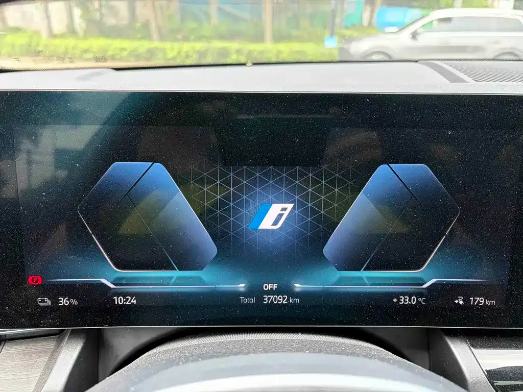 BMW i5 — фото 2