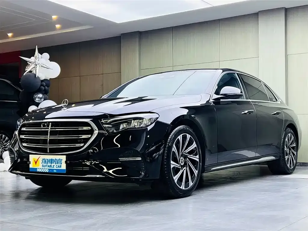 Mercedes-Benz E-Class — фото 1