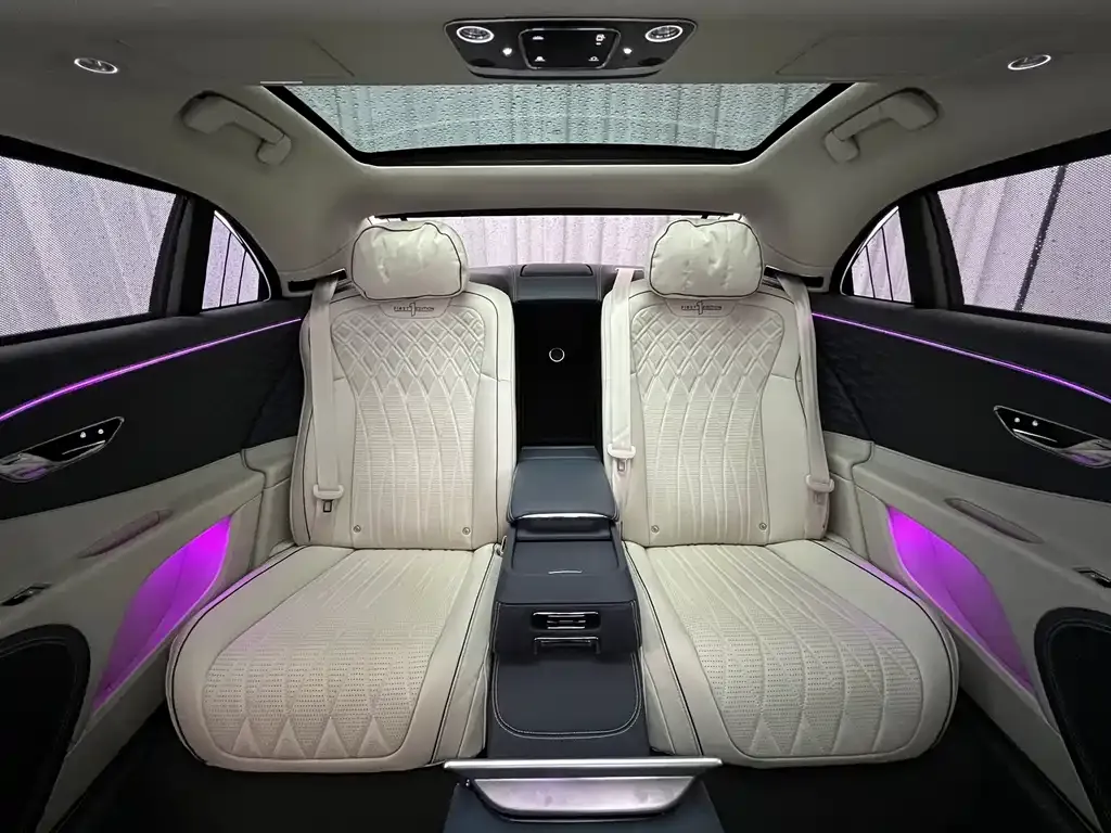 Bentley Flying Spur — фото 10